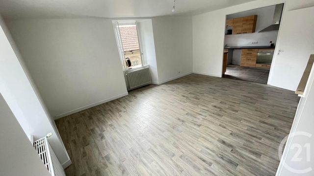 Appartement T3 à louer - 3 pièces - 71.0 m2 - JUSSAC - 15 - AUVERGNE - Century 21 Pradel Immobilier