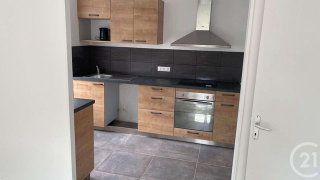 Appartement T3 à louer - 3 pièces - 71.0 m2 - JUSSAC - 15 - AUVERGNE - Century 21 Pradel Immobilier