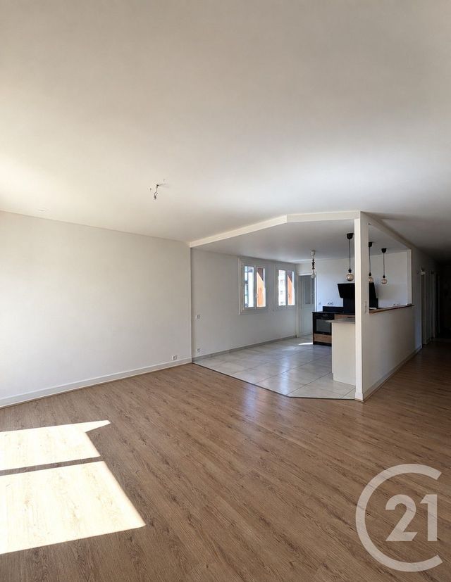 Appartement T5 à louer - 5 pièces - 111.0 m2 - AURILLAC - 15 - AUVERGNE - Century 21 Pradel Immobilier