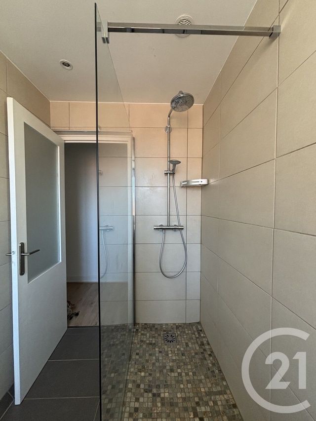 Appartement T5 à louer - 5 pièces - 111.0 m2 - AURILLAC - 15 - AUVERGNE - Century 21 Pradel Immobilier