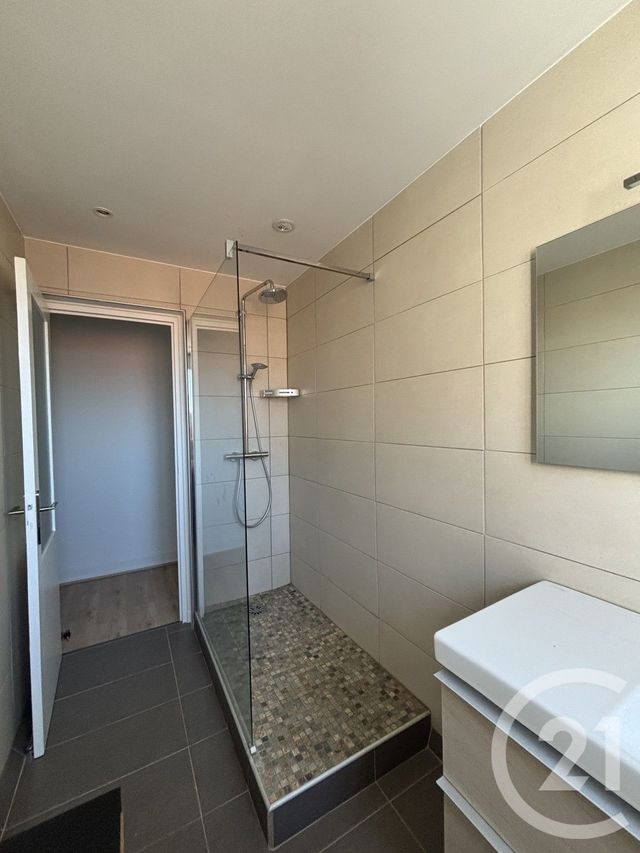 Appartement T5 à louer - 5 pièces - 111.0 m2 - AURILLAC - 15 - AUVERGNE - Century 21 Pradel Immobilier