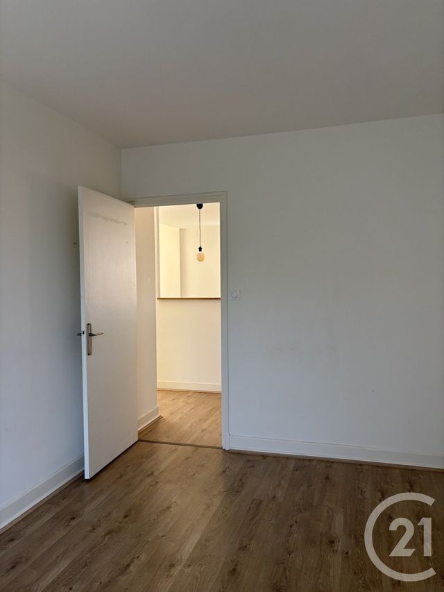 Appartement T5 à louer - 5 pièces - 111.0 m2 - AURILLAC - 15 - AUVERGNE - Century 21 Pradel Immobilier