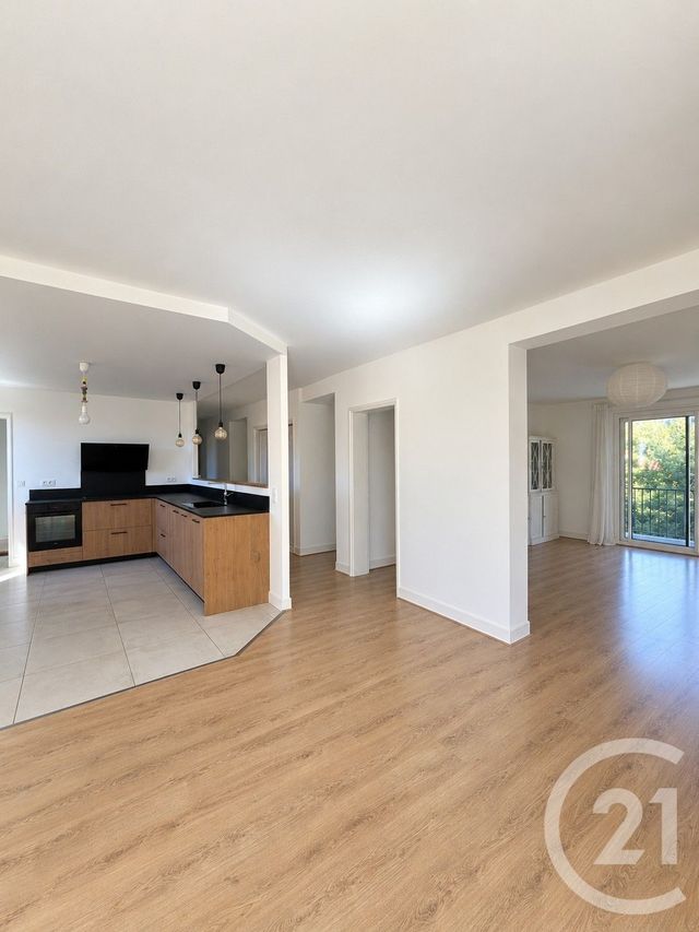 Appartement T5 à louer - 5 pièces - 111.0 m2 - AURILLAC - 15 - AUVERGNE - Century 21 Pradel Immobilier