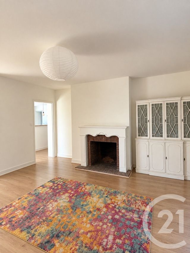 Appartement T5 à louer - 5 pièces - 111.0 m2 - AURILLAC - 15 - AUVERGNE - Century 21 Pradel Immobilier
