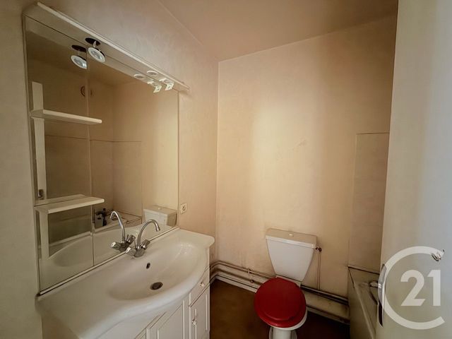 Appartement T1 à vendre - 2 pièces - 30.72 m2 - AURILLAC - 15 - AUVERGNE - Century 21 Pradel Immobilier