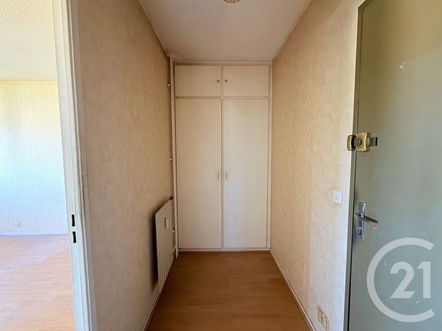 Appartement T1 à vendre - 2 pièces - 30.72 m2 - AURILLAC - 15 - AUVERGNE - Century 21 Pradel Immobilier