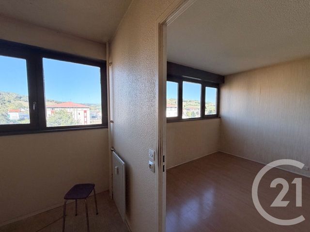 Appartement T1 à vendre - 2 pièces - 30.72 m2 - AURILLAC - 15 - AUVERGNE - Century 21 Pradel Immobilier