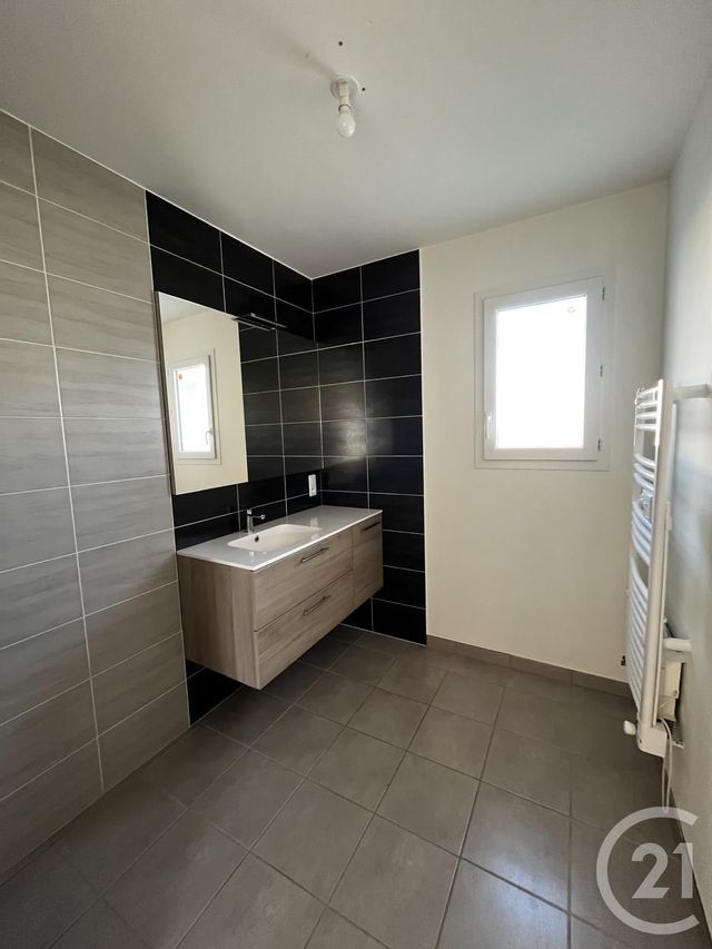 maison à louer - 4 pièces - 89.0 m2 - NAUCELLES - 15 - AUVERGNE - Century 21 Pradel Immobilier