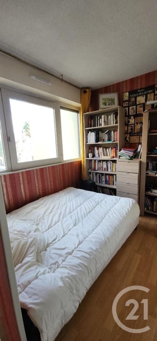 Appartement F1 bis à vendre - 2 pièces - 37.63 m2 - AURILLAC - 15 - AUVERGNE - Century 21 Pradel Immobilier