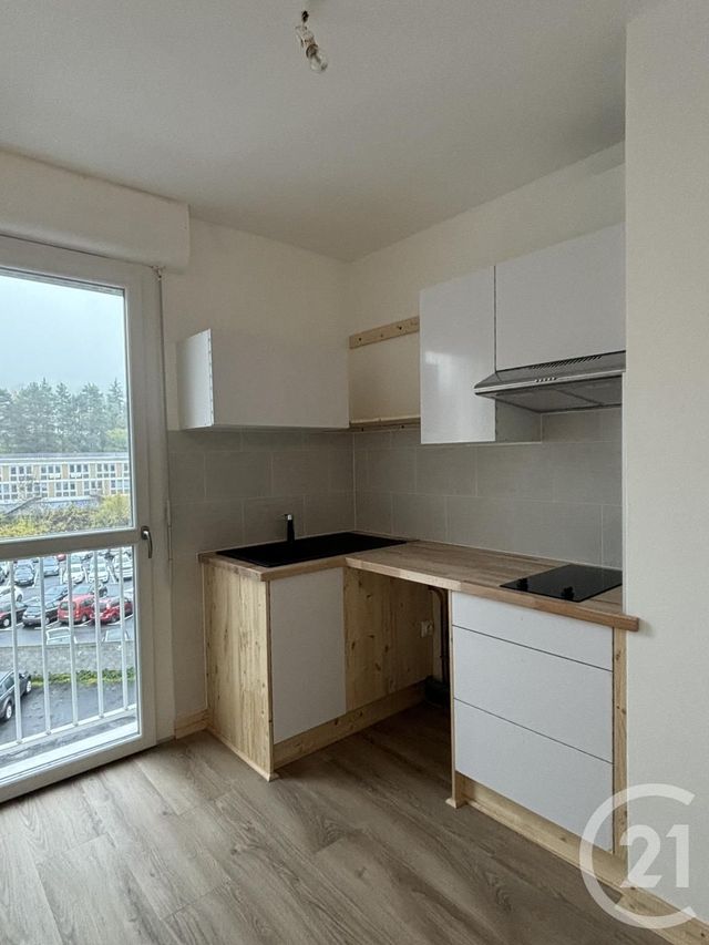 Appartement Studio à louer - 1 pièce - 29.0 m2 - AURILLAC - 15 - AUVERGNE - Century 21 Pradel Immobilier