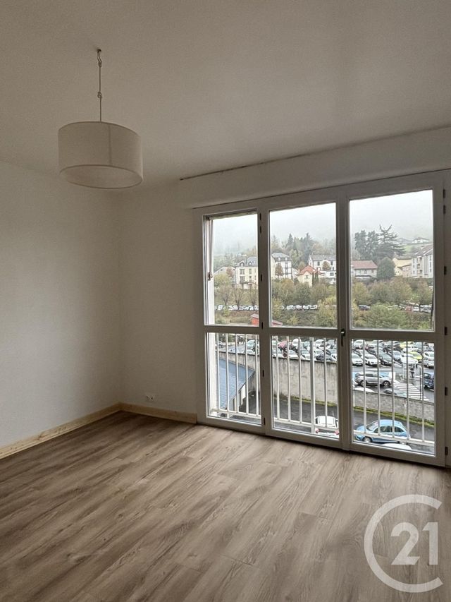 Appartement Studio à louer - 1 pièce - 29.0 m2 - AURILLAC - 15 - AUVERGNE - Century 21 Pradel Immobilier