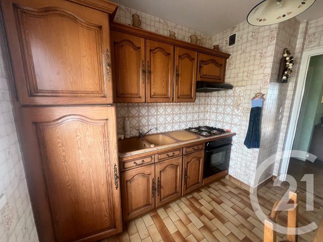 Appartement F4 à vendre - 5 pièces - 84.0 m2 - AURILLAC - 15 - AUVERGNE - Century 21 Pradel Immobilier