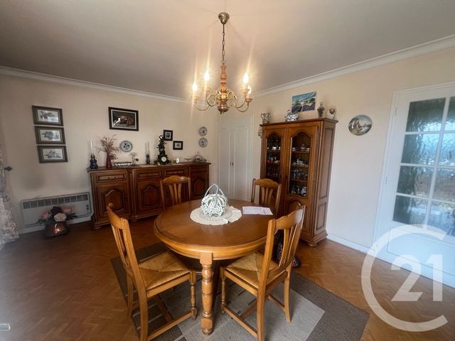 Appartement F4 à vendre - 5 pièces - 84.0 m2 - AURILLAC - 15 - AUVERGNE - Century 21 Pradel Immobilier
