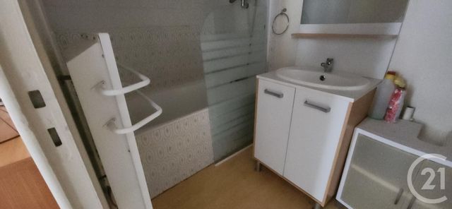 Appartement F3 à vendre - 3 pièces - 75.3 m2 - AURILLAC - 15 - AUVERGNE - Century 21 Pradel Immobilier