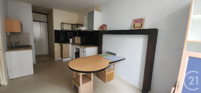 Appartement F3 à vendre - 3 pièces - 75.3 m2 - AURILLAC - 15 - AUVERGNE - Century 21 Pradel Immobilier