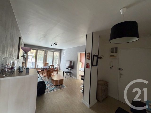 Appartement T4 à vendre - 5 pièces - 70.6 m2 - AURILLAC - 15 - AUVERGNE - Century 21 Pradel Immobilier