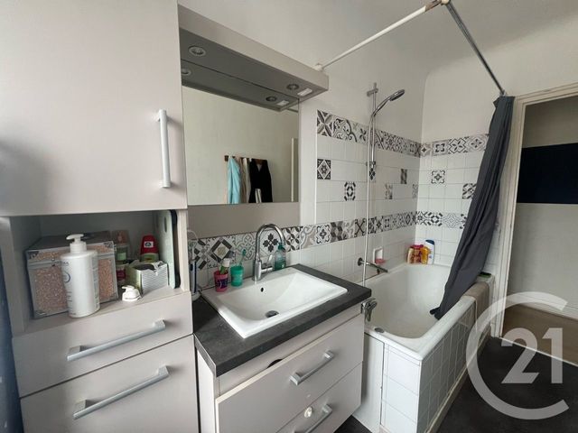 Appartement à vendre - 4 pièces - 87.61 m2 - AURILLAC - 15 - AUVERGNE - Century 21 Pradel Immobilier