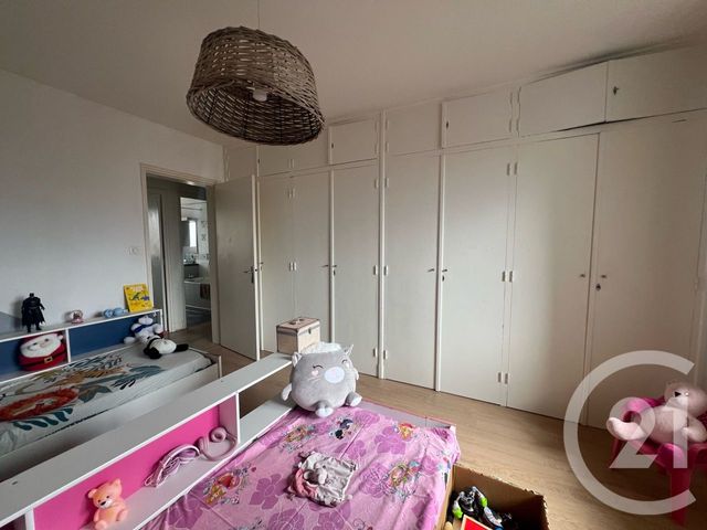 Appartement à vendre - 4 pièces - 87.61 m2 - AURILLAC - 15 - AUVERGNE - Century 21 Pradel Immobilier