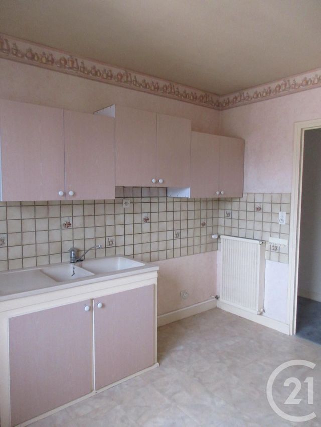 Appartement T4 à louer VIC SUR CERE
