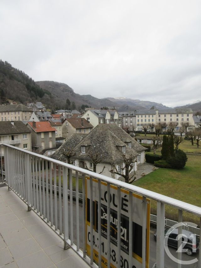 Appartement T4 à louer - 4 pièces - 88.0 m2 - VIC SUR CERE - 15 - AUVERGNE - Century 21 Pradel Immobilier