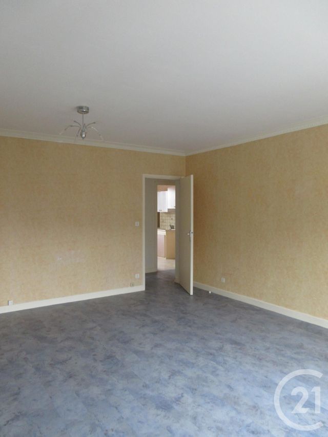 Appartement T4 à louer - 4 pièces - 88.0 m2 - VIC SUR CERE - 15 - AUVERGNE - Century 21 Pradel Immobilier