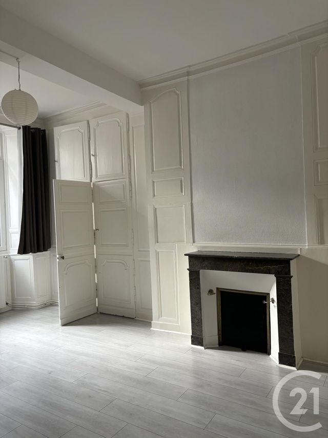 Appartement T3 à louer - 3 pièces - 96.77 m2 - AURILLAC - 15 - AUVERGNE - Century 21 Pradel Immobilier