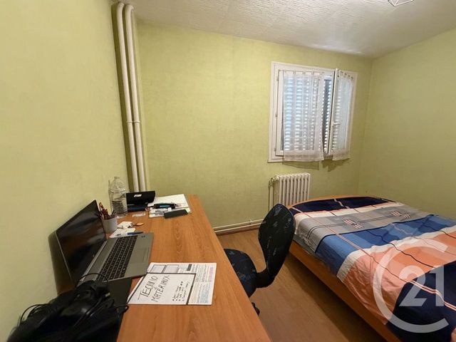 Appartement T4 à vendre - 4 pièces - 68.0 m2 - AURILLAC - 15 - AUVERGNE - Century 21 Pradel Immobilier
